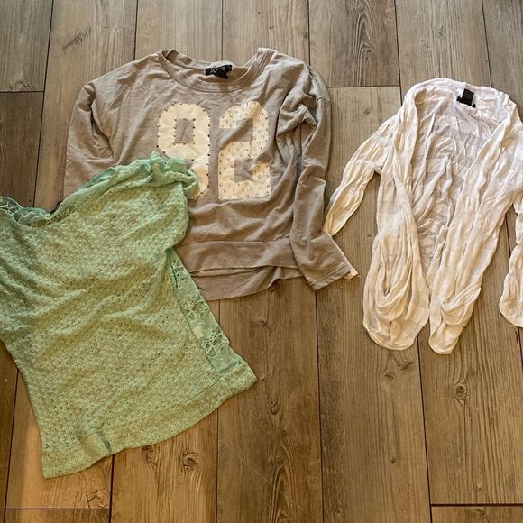 Lot of Medium Womens Tops - Picture 1 of 4